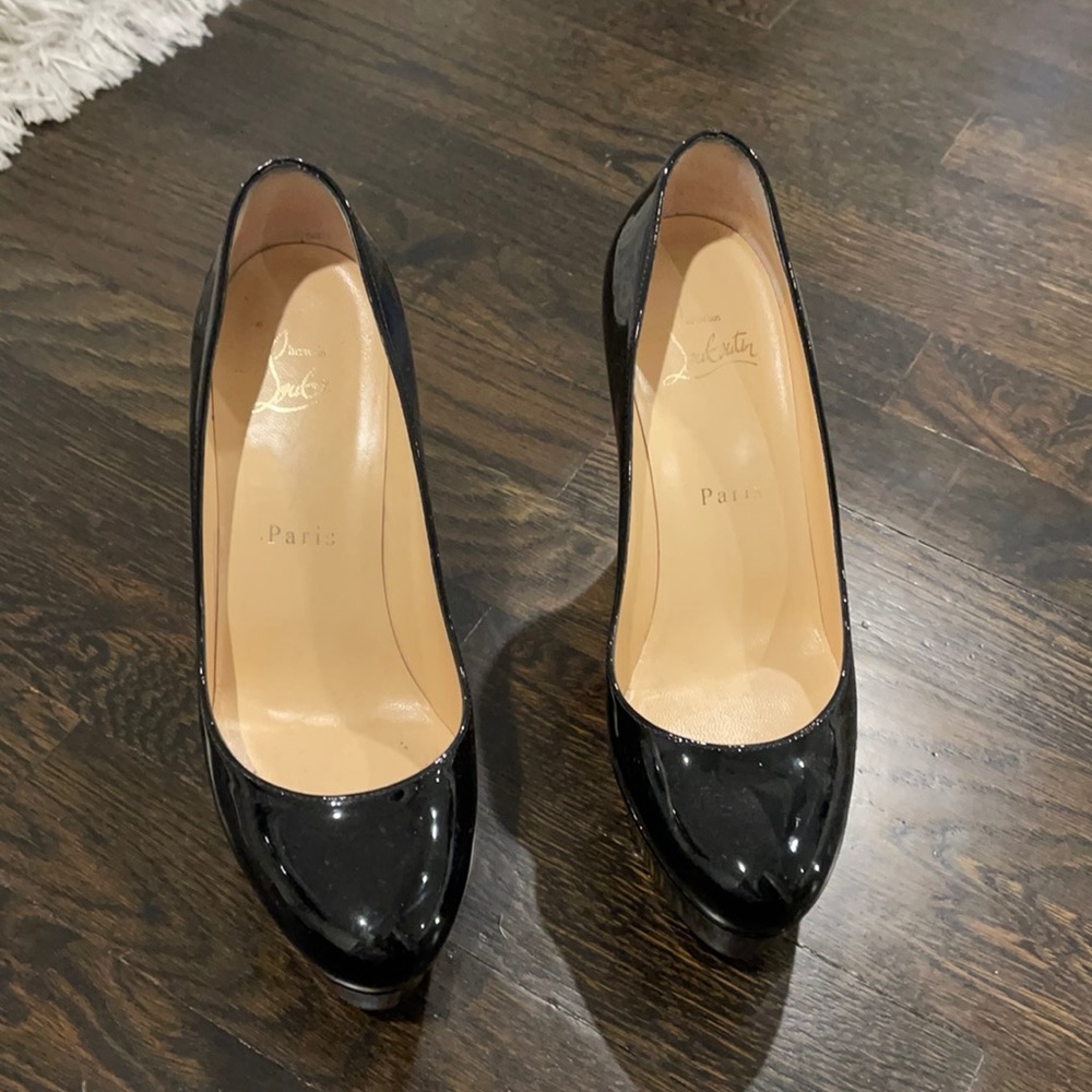 Authentic Christian Louboutin Bianca Patent Pumps